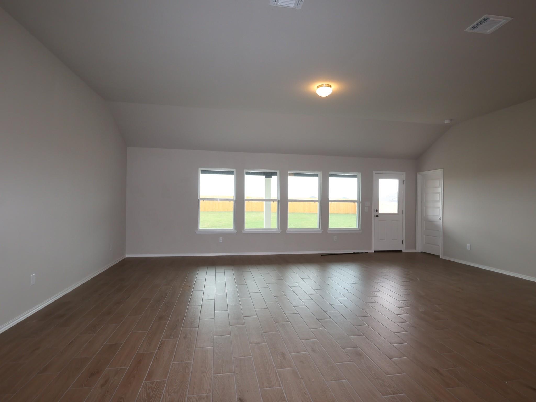 20009 Cornyn Ln Property Photo 7