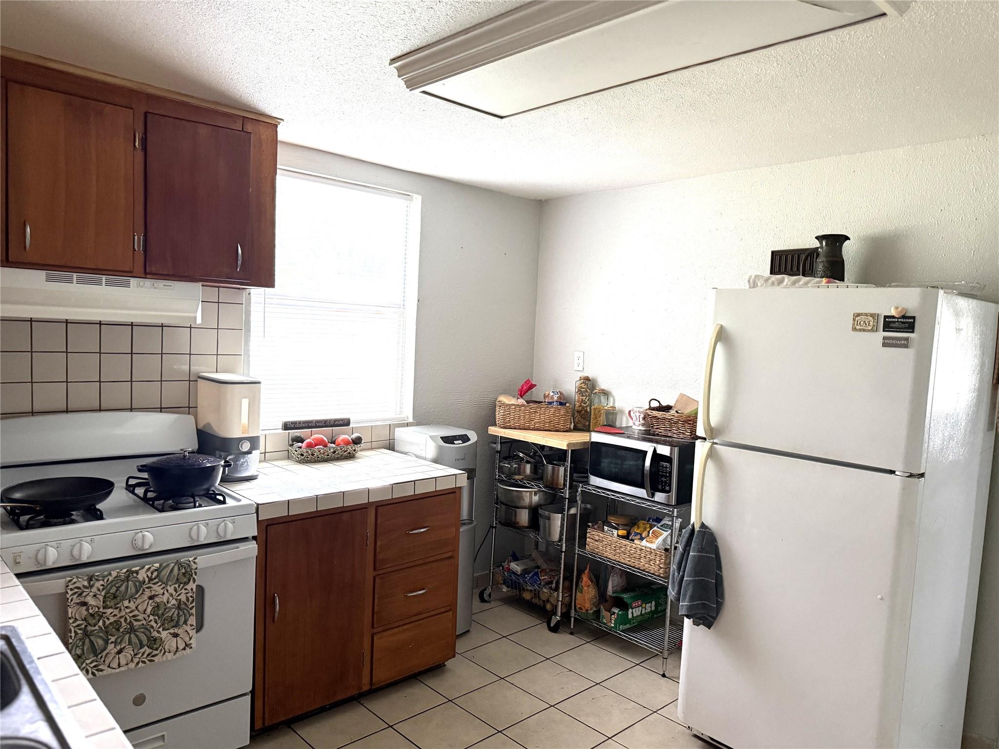 621 S Commerce St Property Photo 5