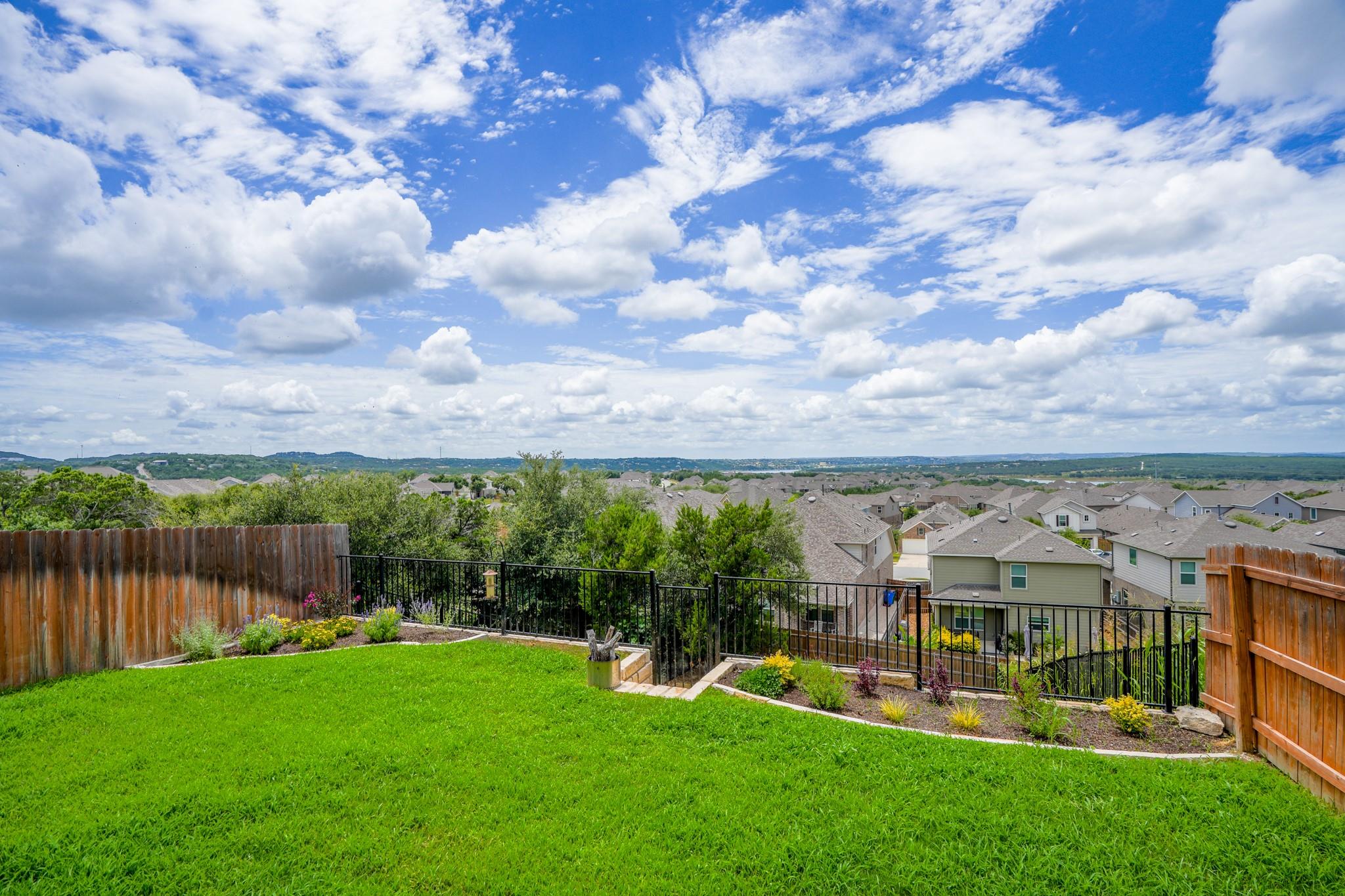 8009 Copper Prairie Bnd Property Photo 5