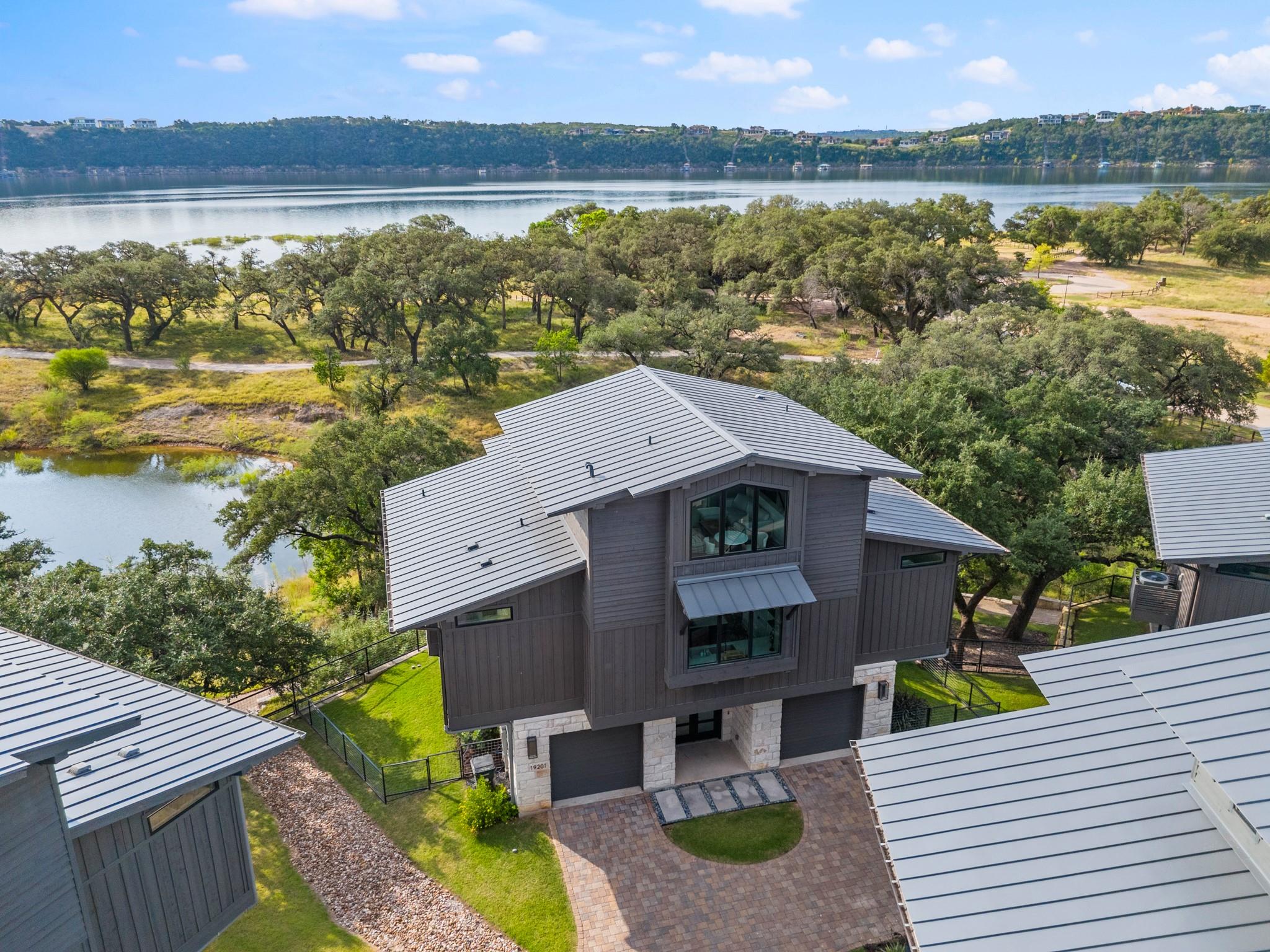 19201 Crusoe Cv #20 Property Photo 3