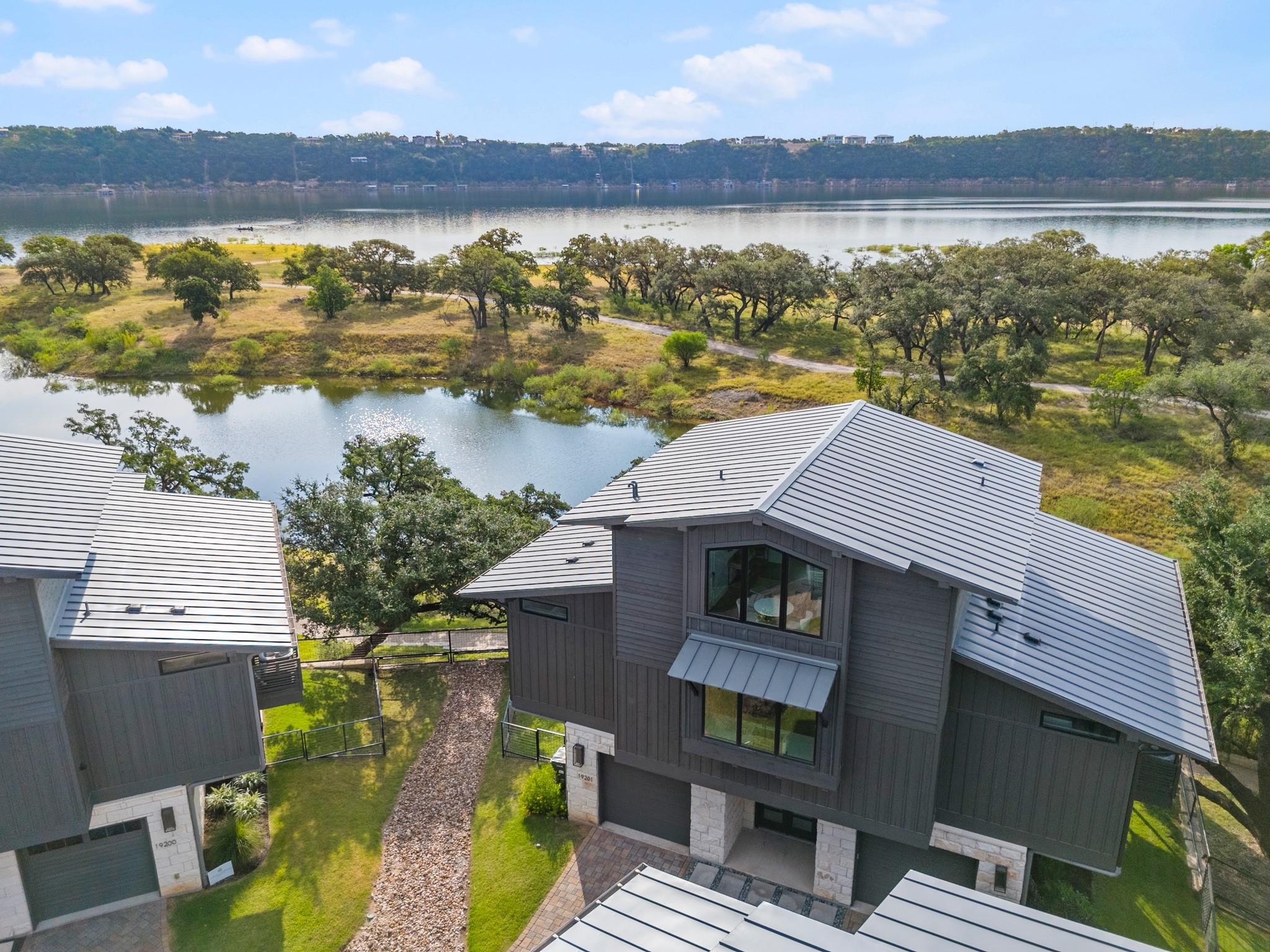 19201 Crusoe Cv #20 Property Photo 4