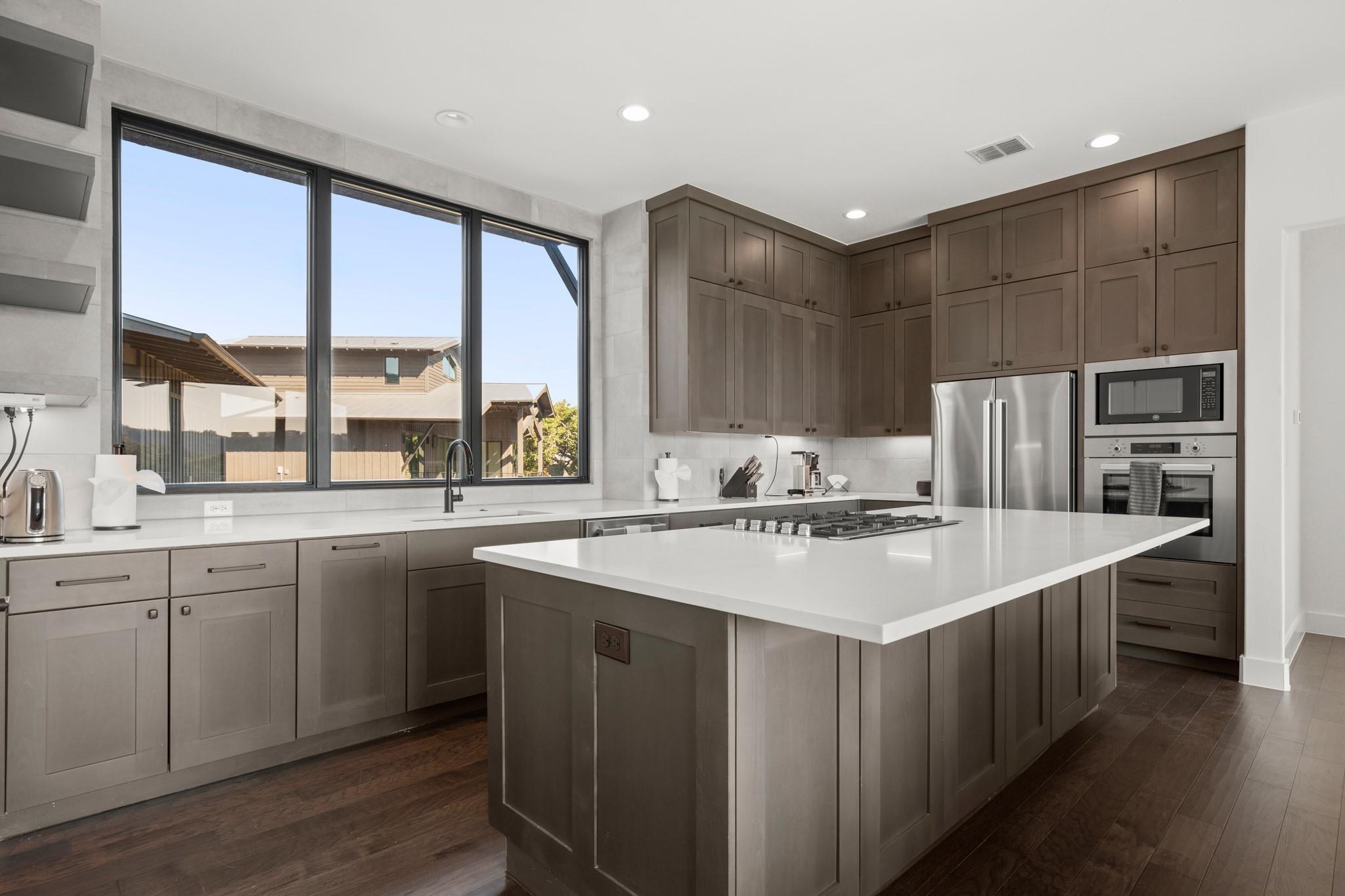 19201 Crusoe Cv #20 Property Photo 12