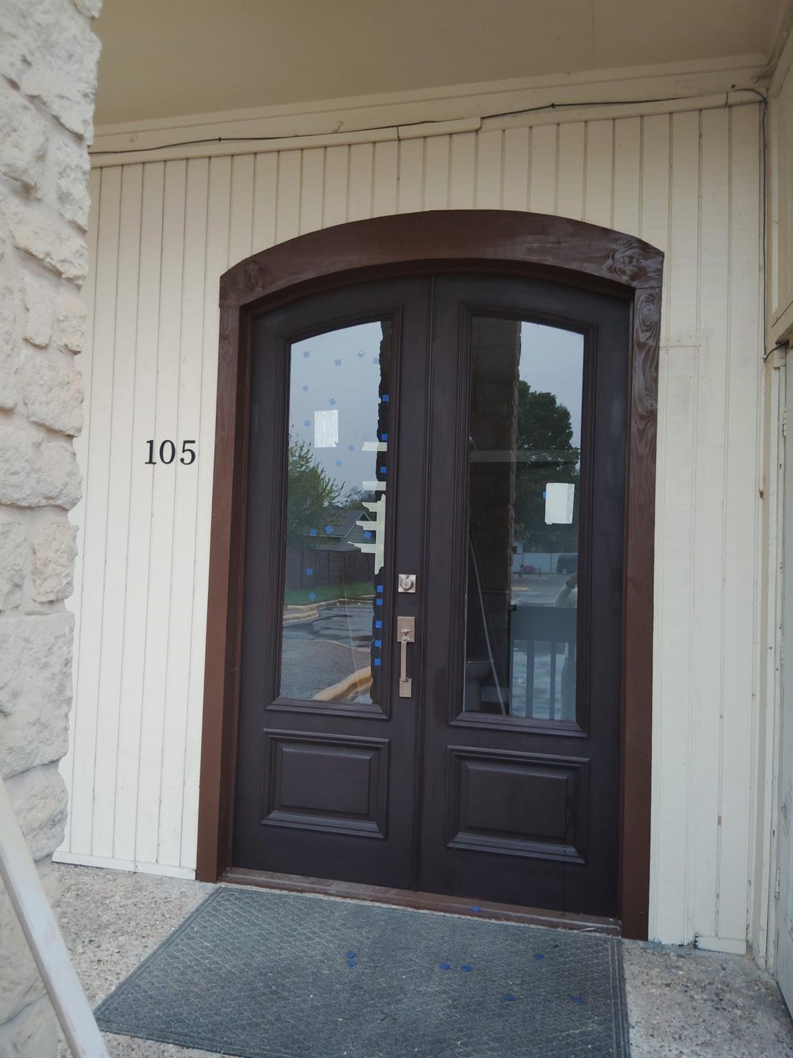 611 Carpenter Ave #105 Property Photo 2