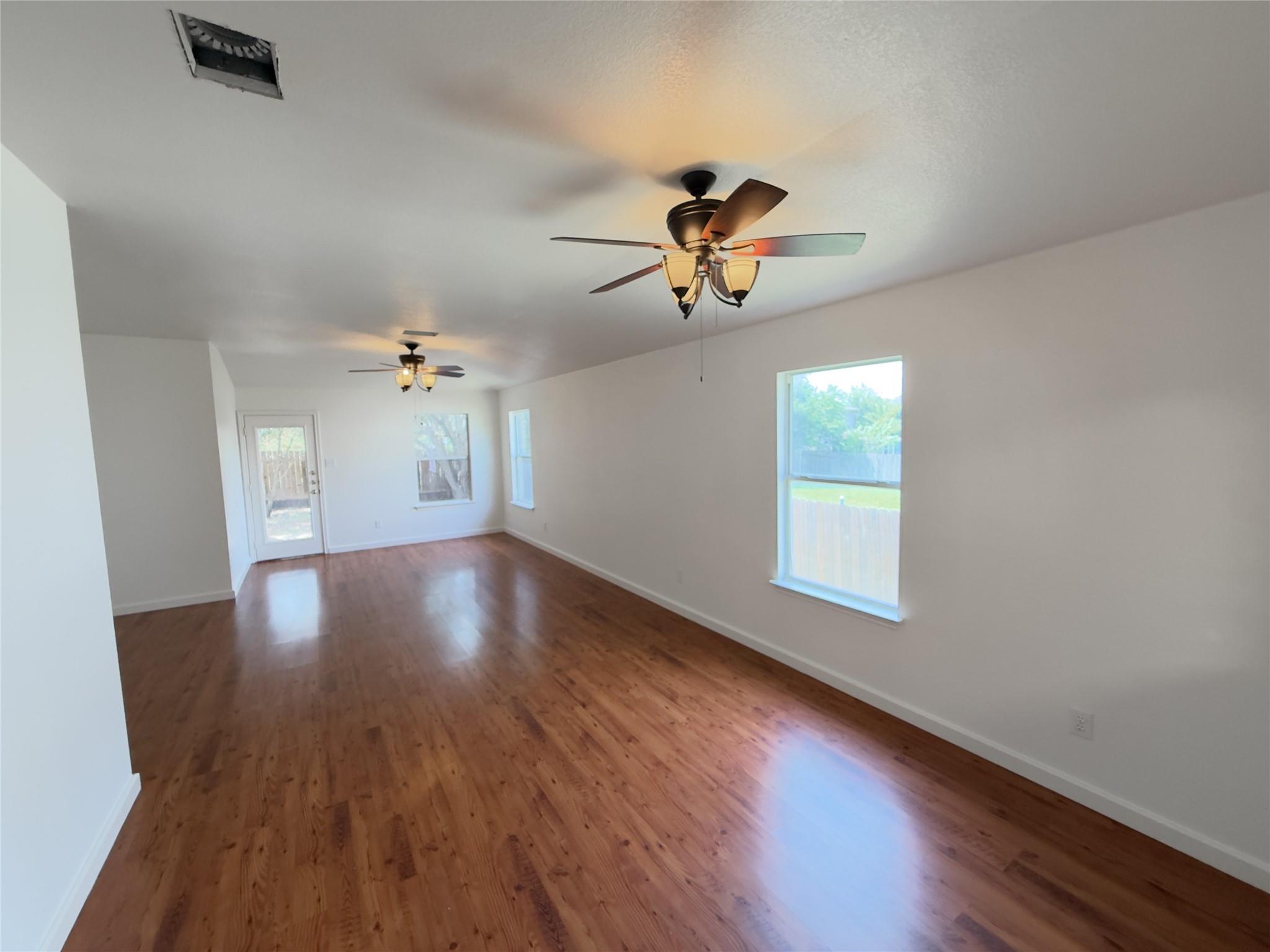 339 Oxford Dr Property Photo 2
