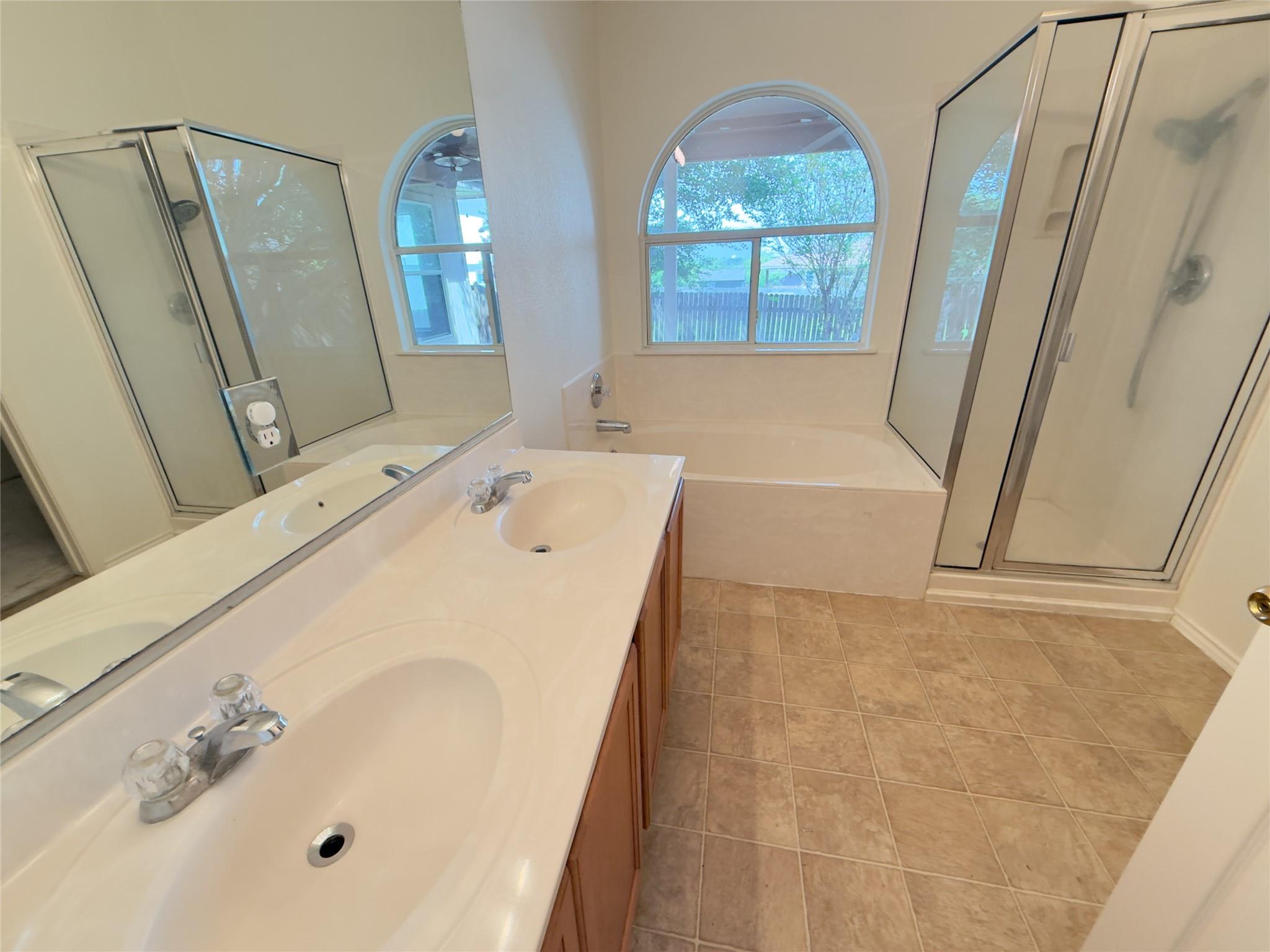 339 Oxford Dr Property Photo 6