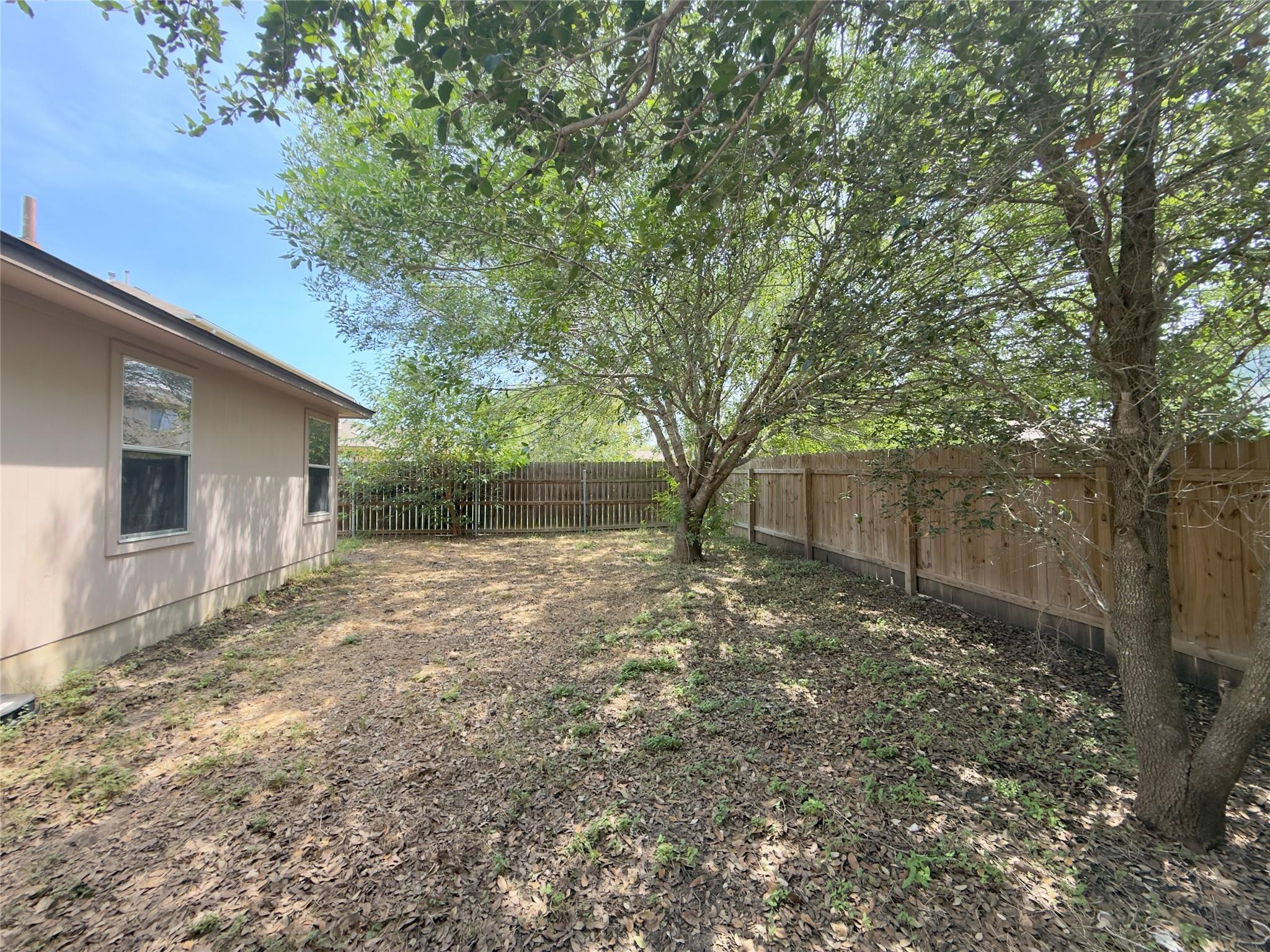 339 Oxford Dr Property Photo 14