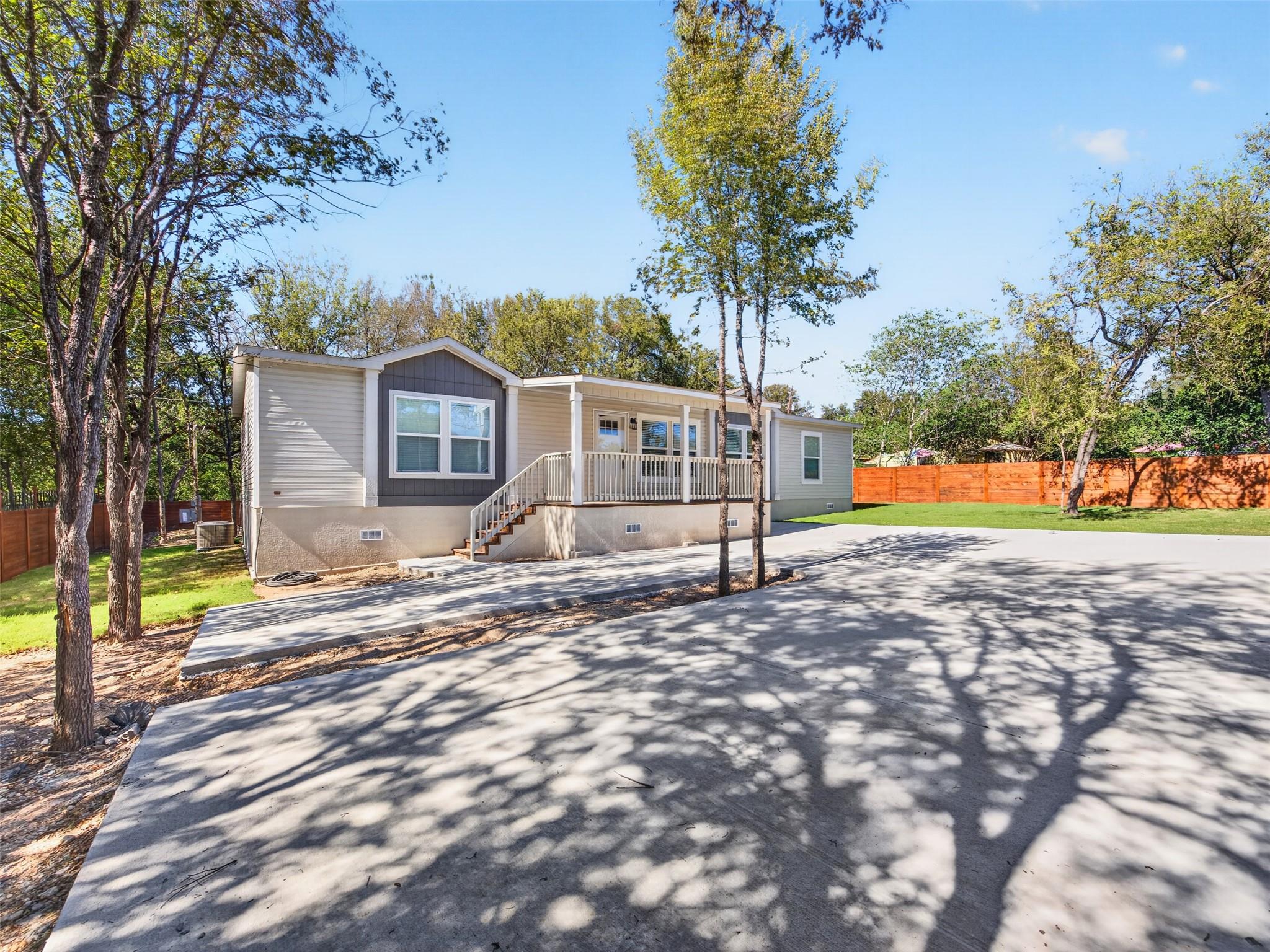 5006 N Imperial Dr Property Photo 3