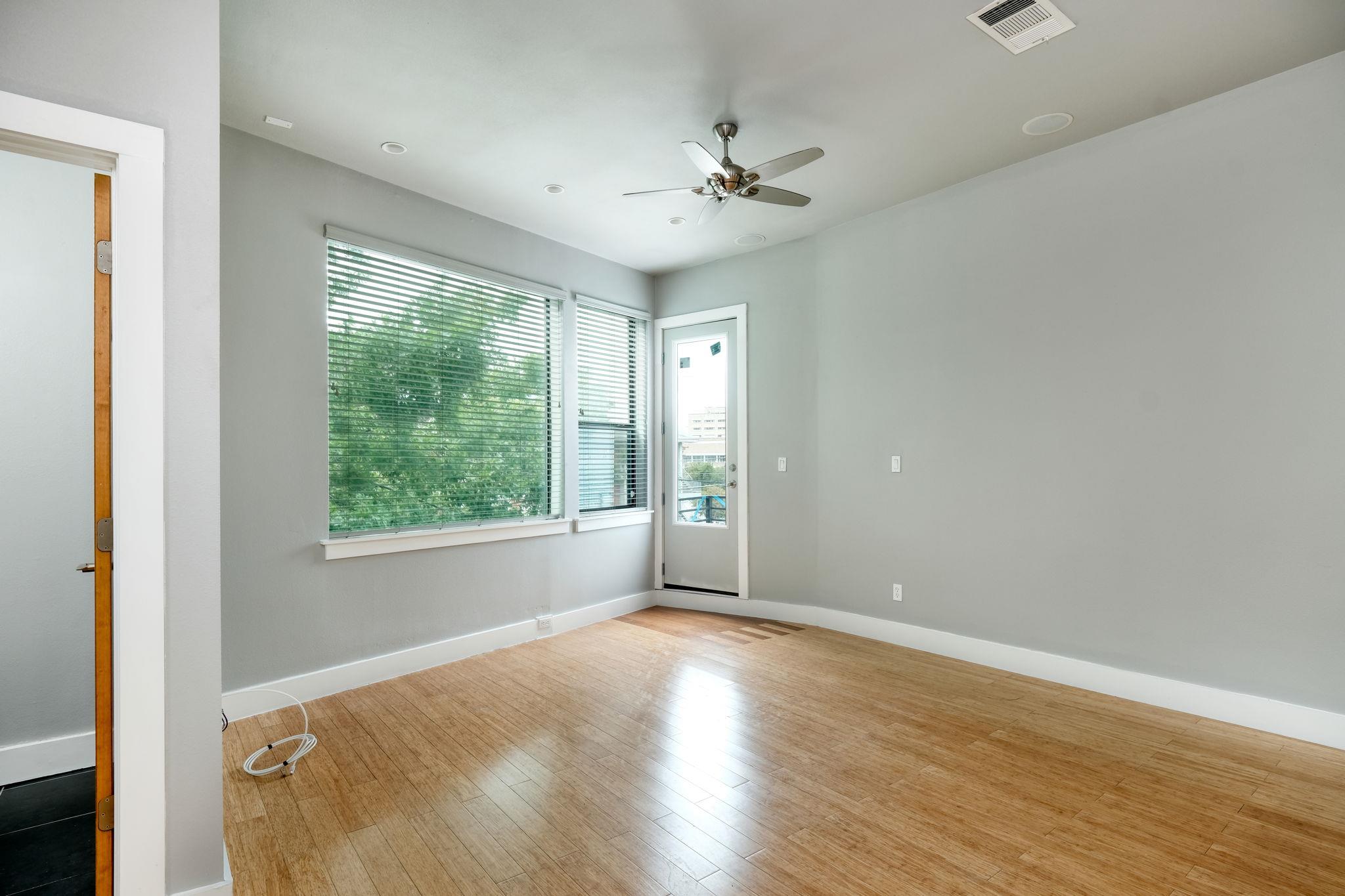 3000 Speedway St #e Property Photo 4