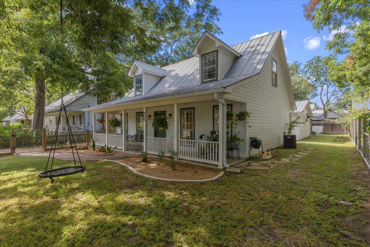 904 Spring St Property Photo 1