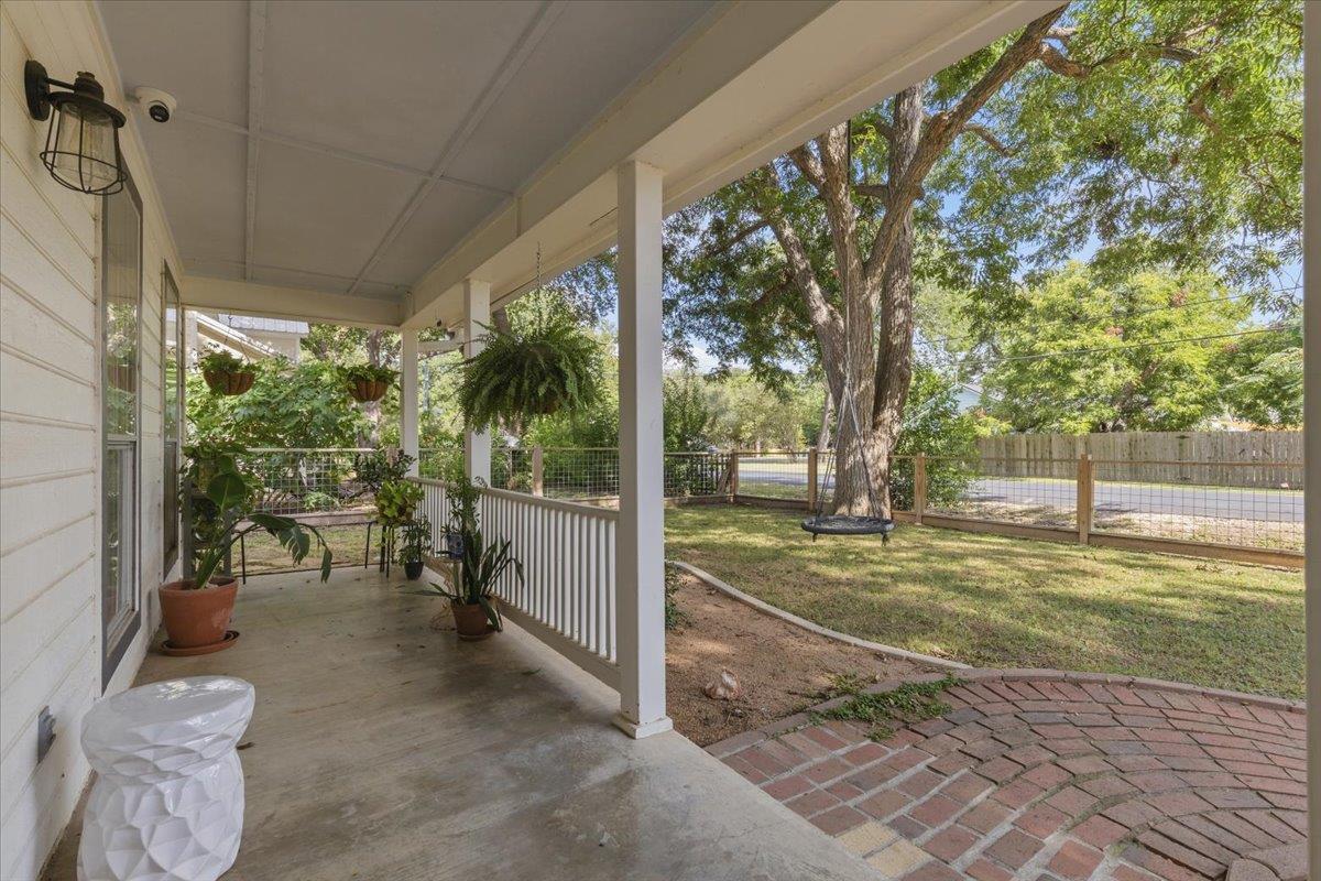 904 Spring St Property Photo 12