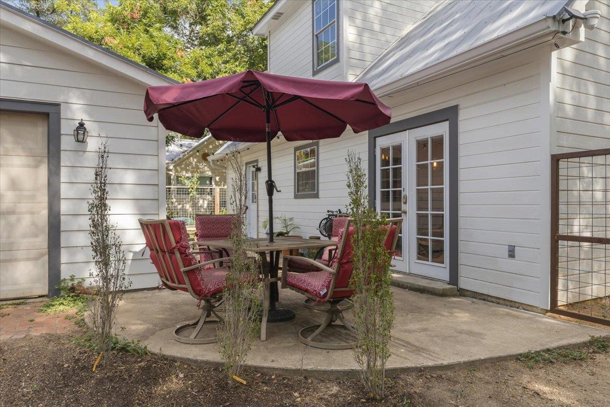 904 Spring St Property Photo 31