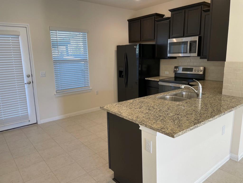 9610 Morning Iris Dr Property Photo 5