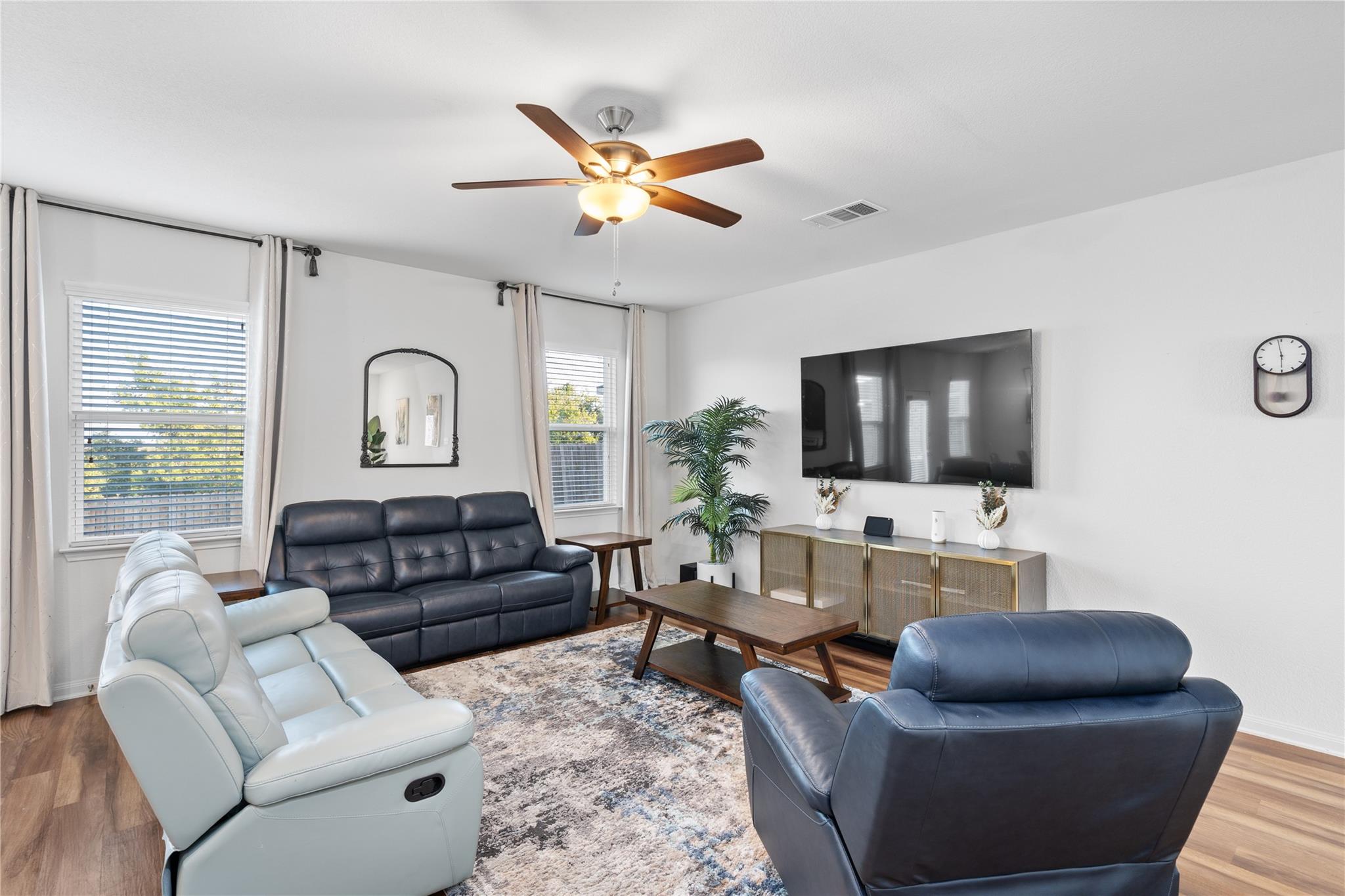 20205 Grover Cleveland Way Property Photo 8