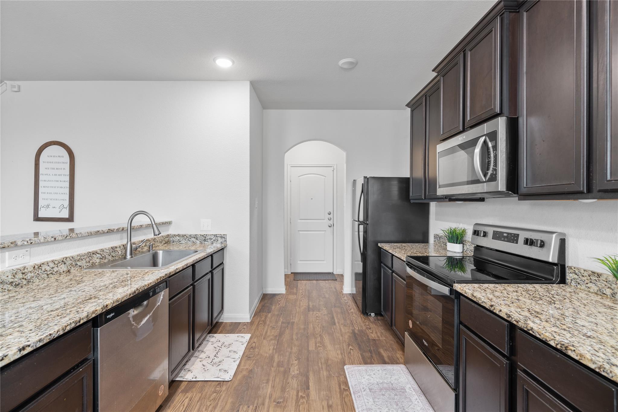 20205 Grover Cleveland Way Property Photo 10