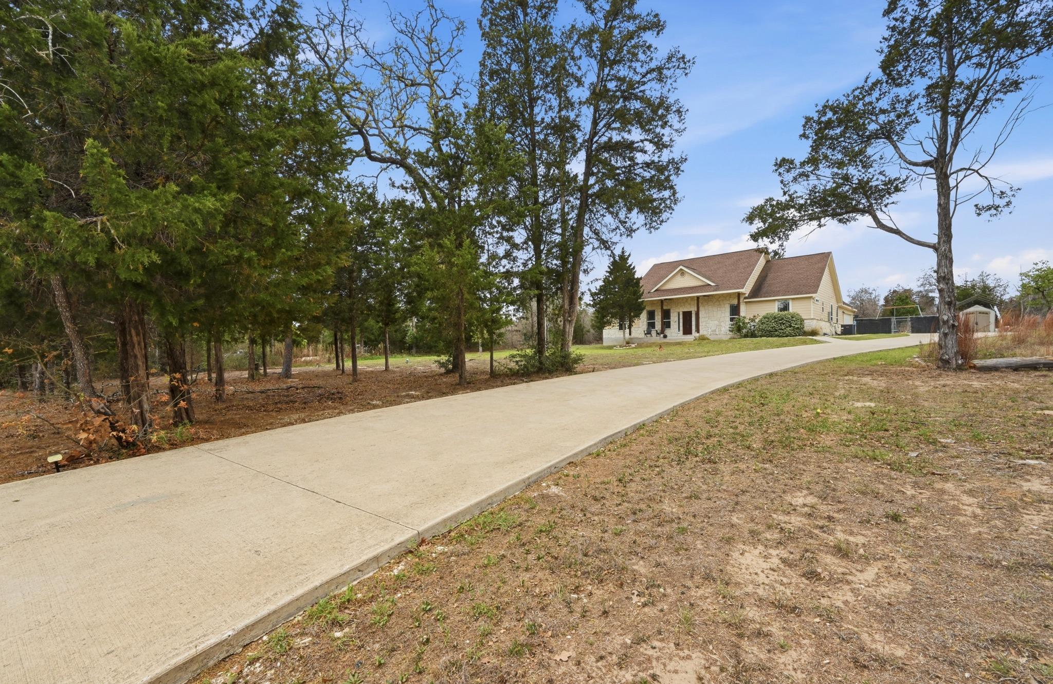 202 Cedar Hills Dr Property Photo 4
