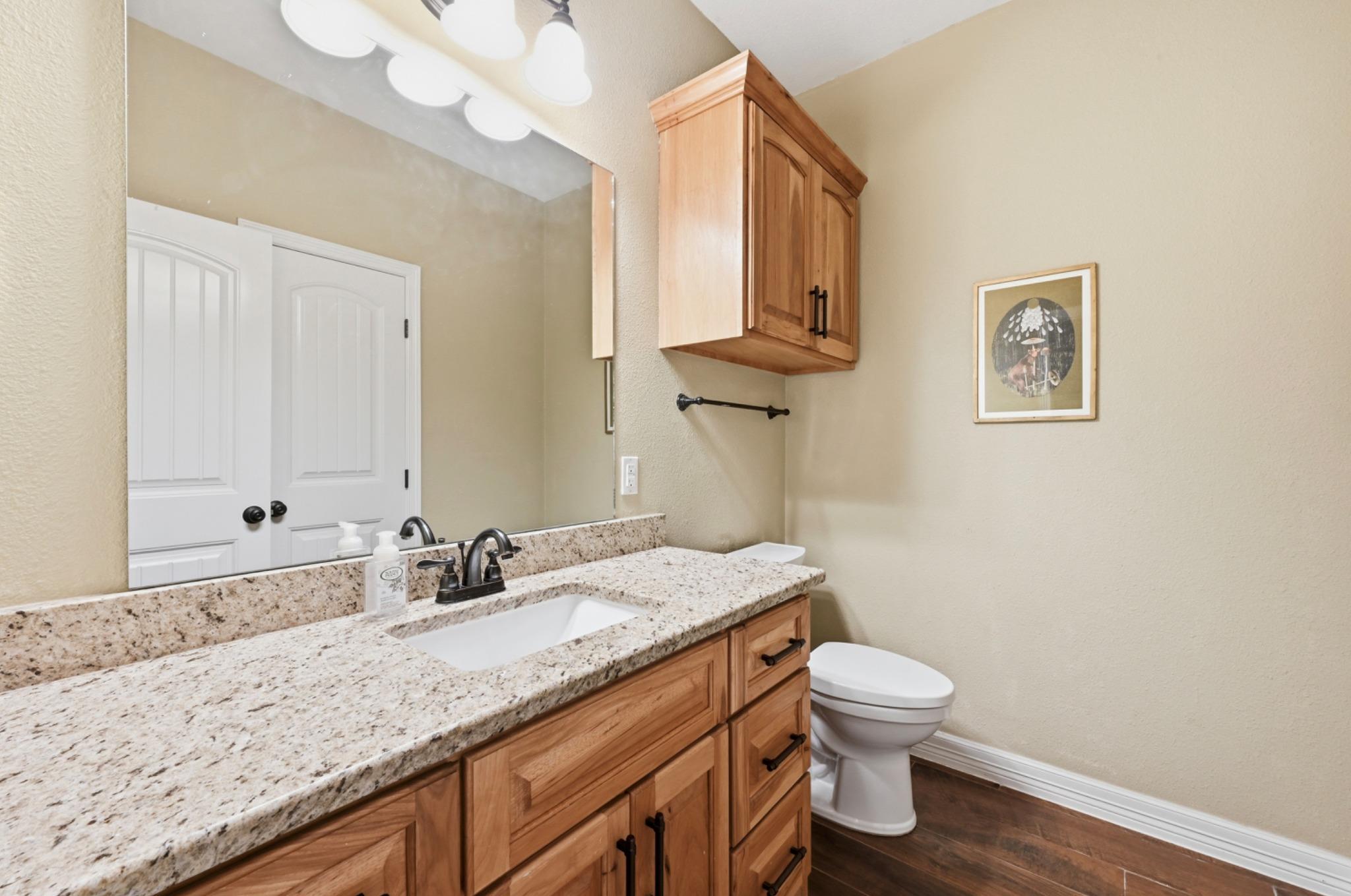 202 Cedar Hills Dr Property Photo 24