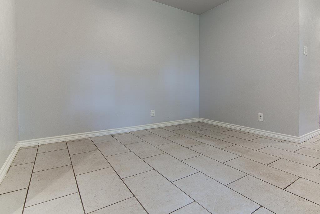 12111 Missel Thrush Ct Property Photo 7
