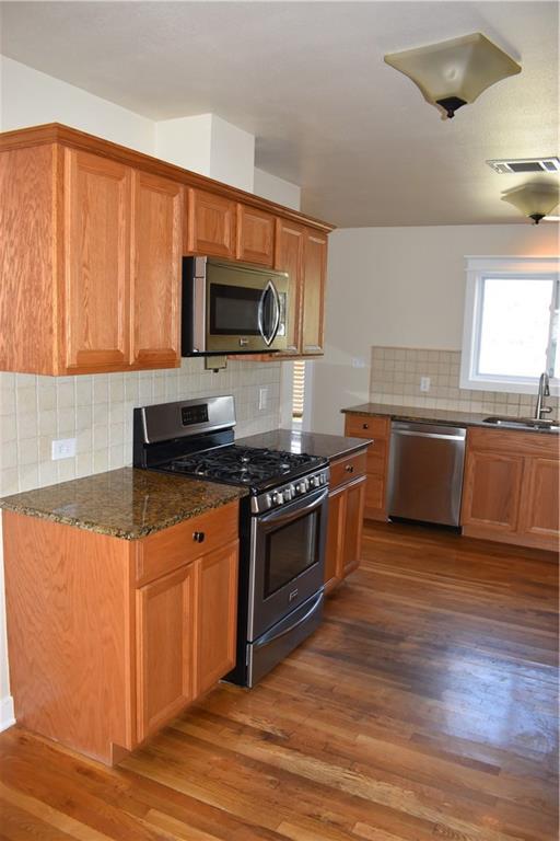 2109 Wright St Property Photo 5