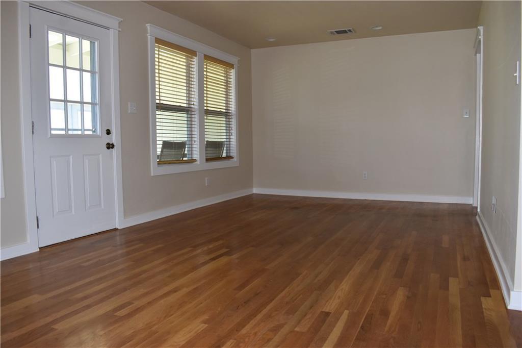 2109 Wright St Property Photo 10