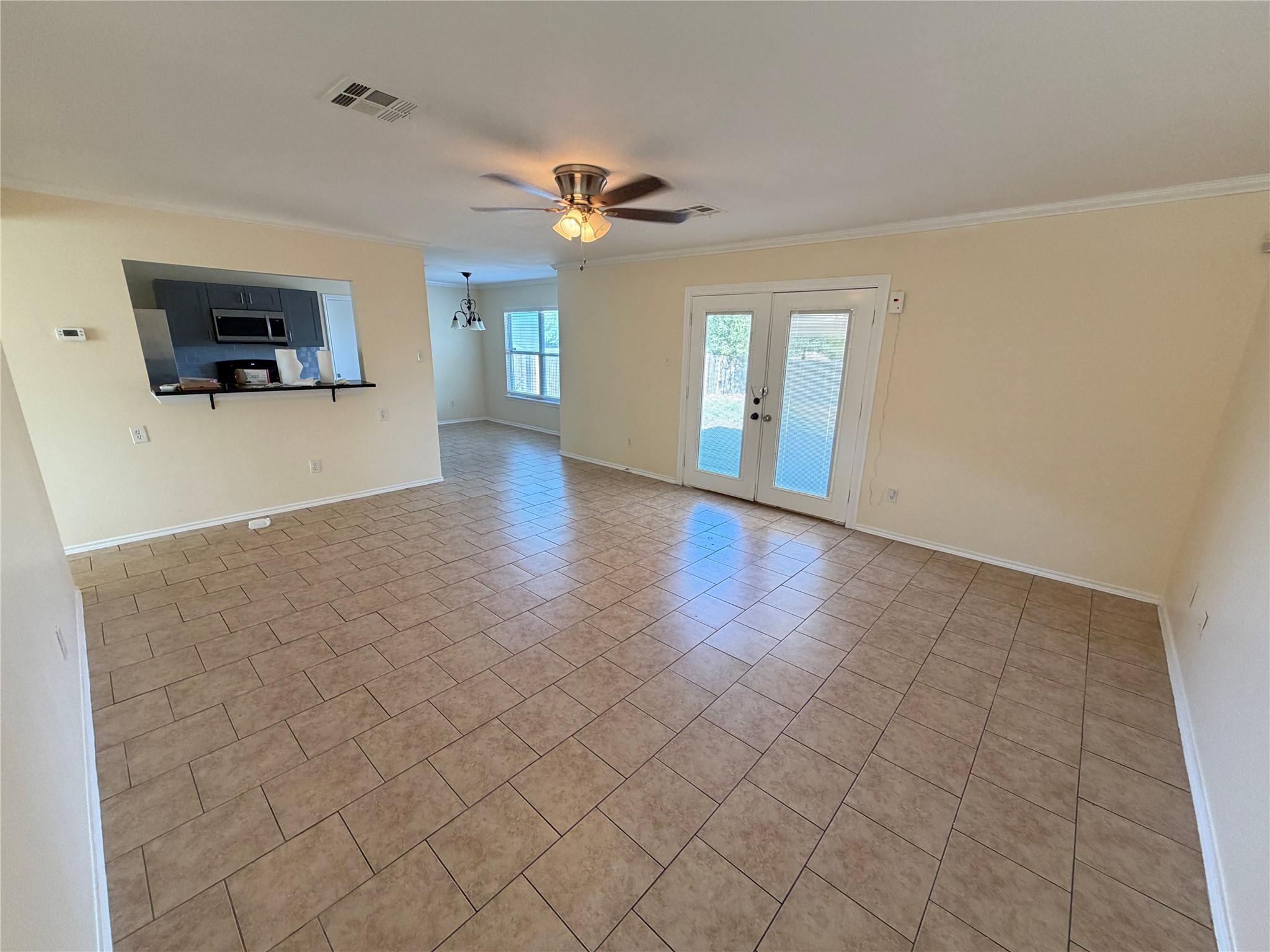 2203 Bluebonnet Dr Property Photo 2