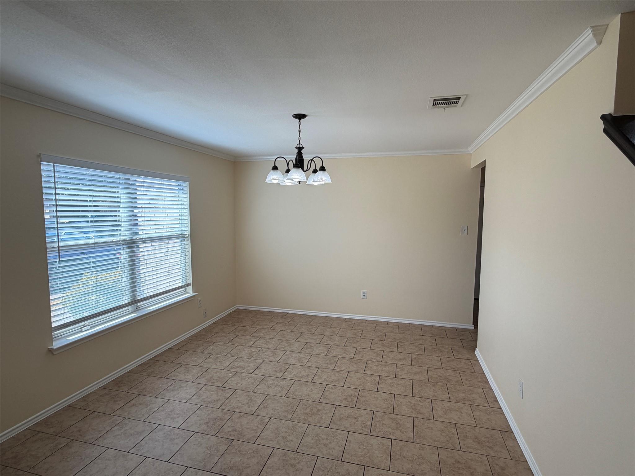 2203 Bluebonnet Dr Property Photo 3