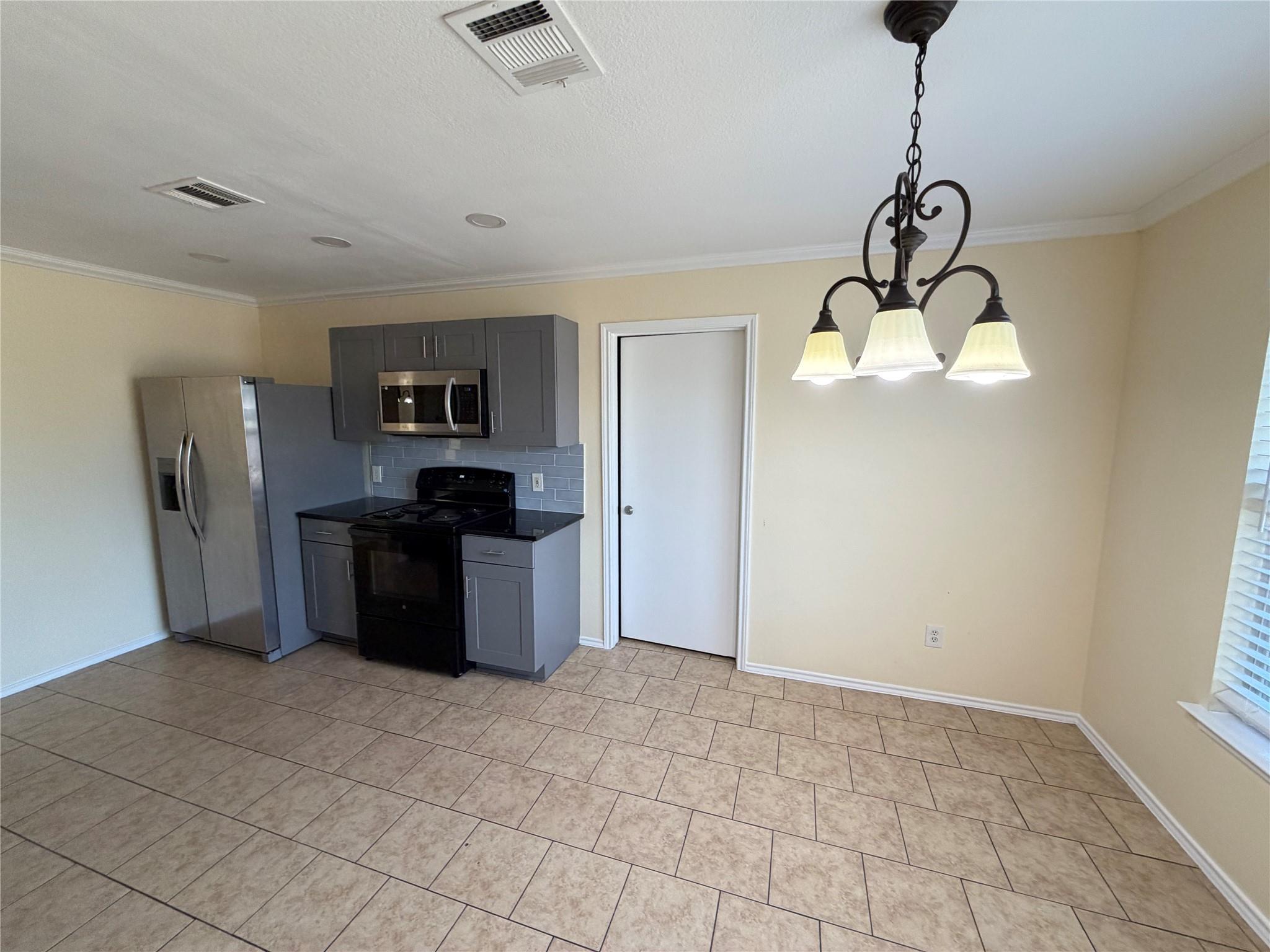 2203 Bluebonnet Dr Property Photo 5