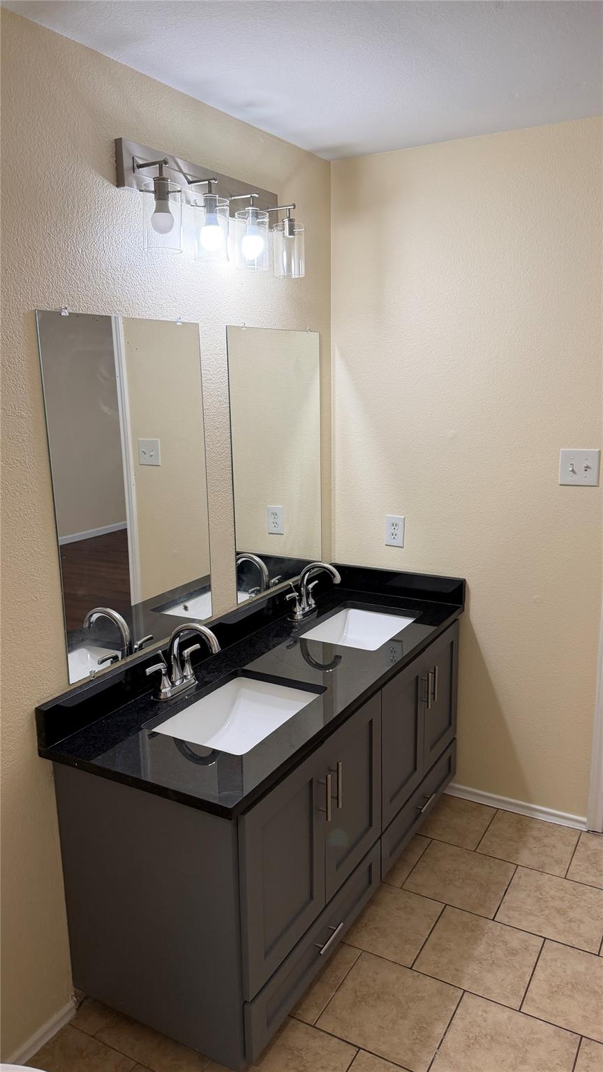 2203 Bluebonnet Dr Property Photo 8
