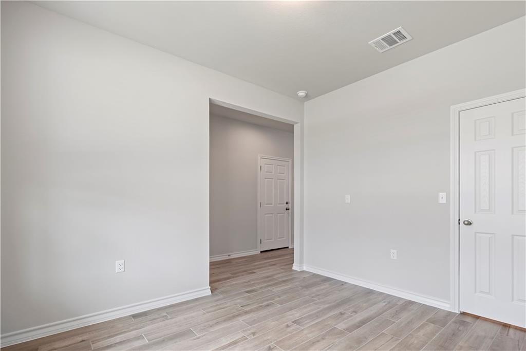 1807 Adobe Walls Way Property Photo 5