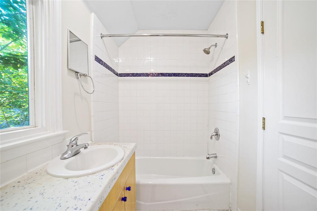 2716 E 22nd St #a Property Photo 7