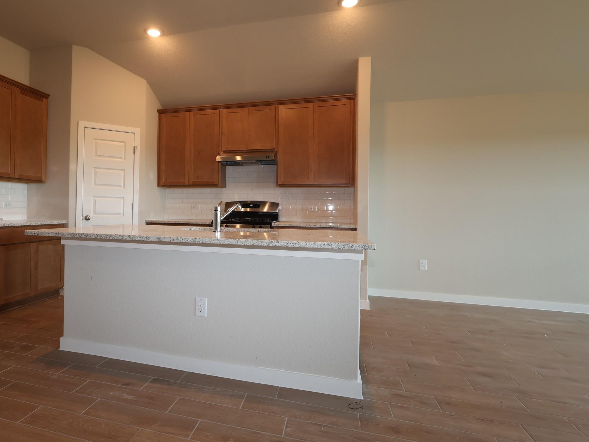 12304 Setting Peak Ln Property Photo 4