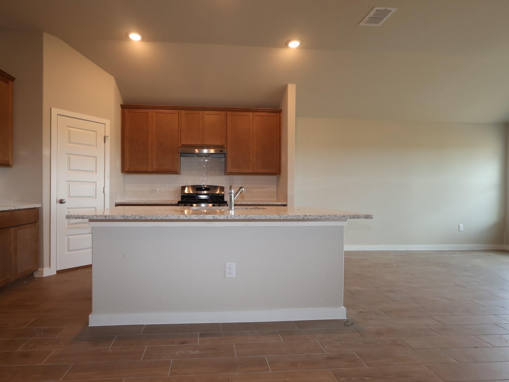 12304 Setting Peak Ln Property Photo 5