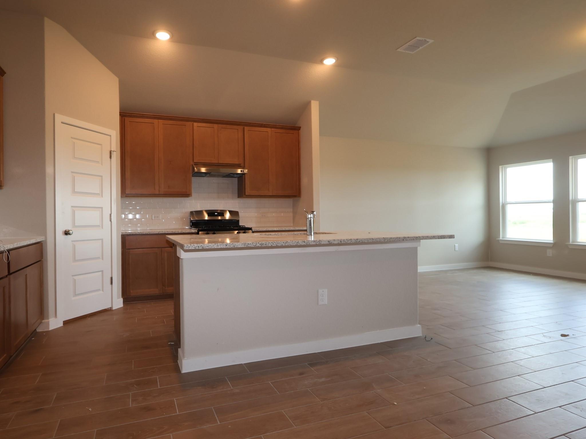 12304 Setting Peak Ln Property Photo 6