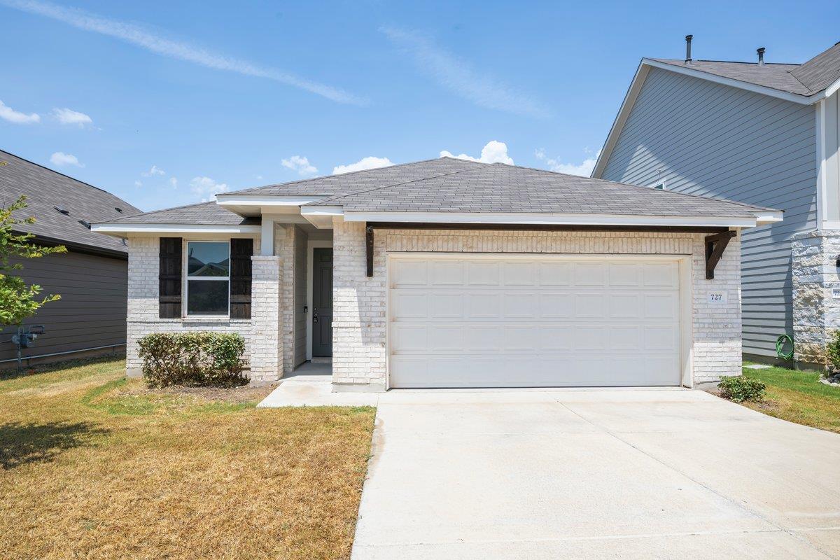 727 Gray Fox Loop Property Photo 1