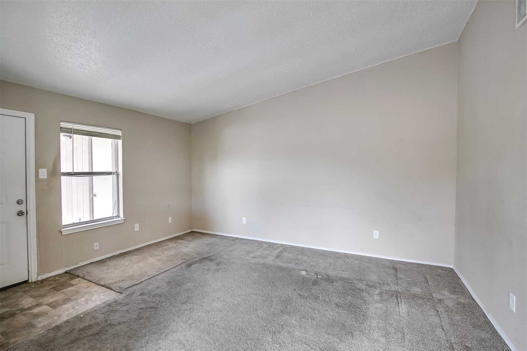 8419 Riverstone Dr #d Property Photo 3