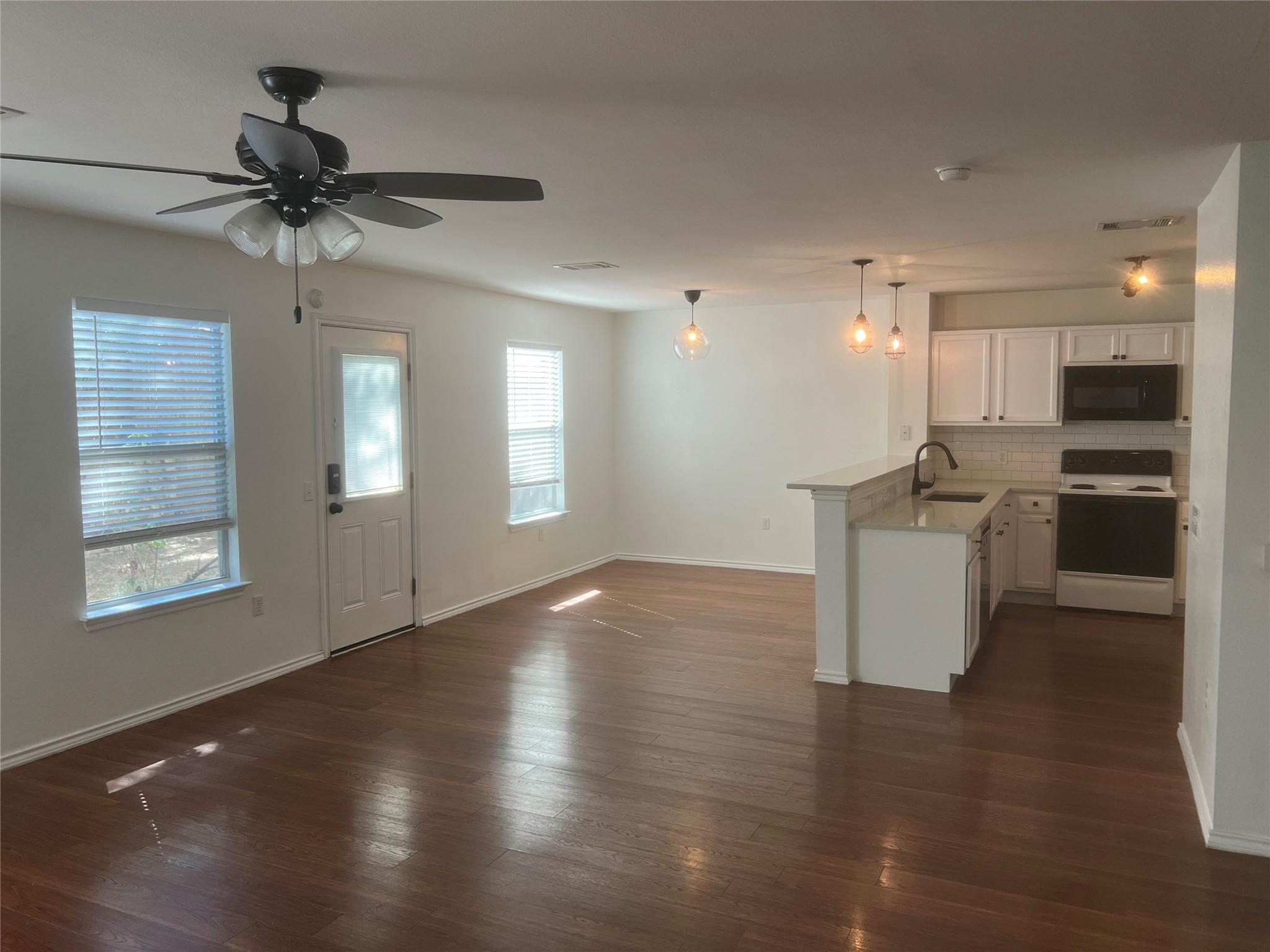 8511 Davis Oaks Trl Property Photo 3