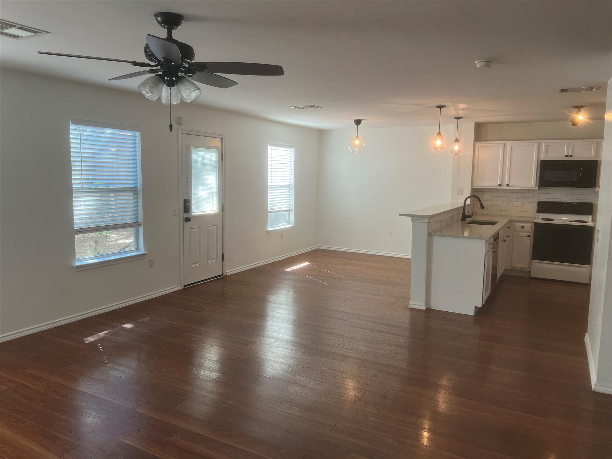 8511 Davis Oaks Trl Property Photo 6