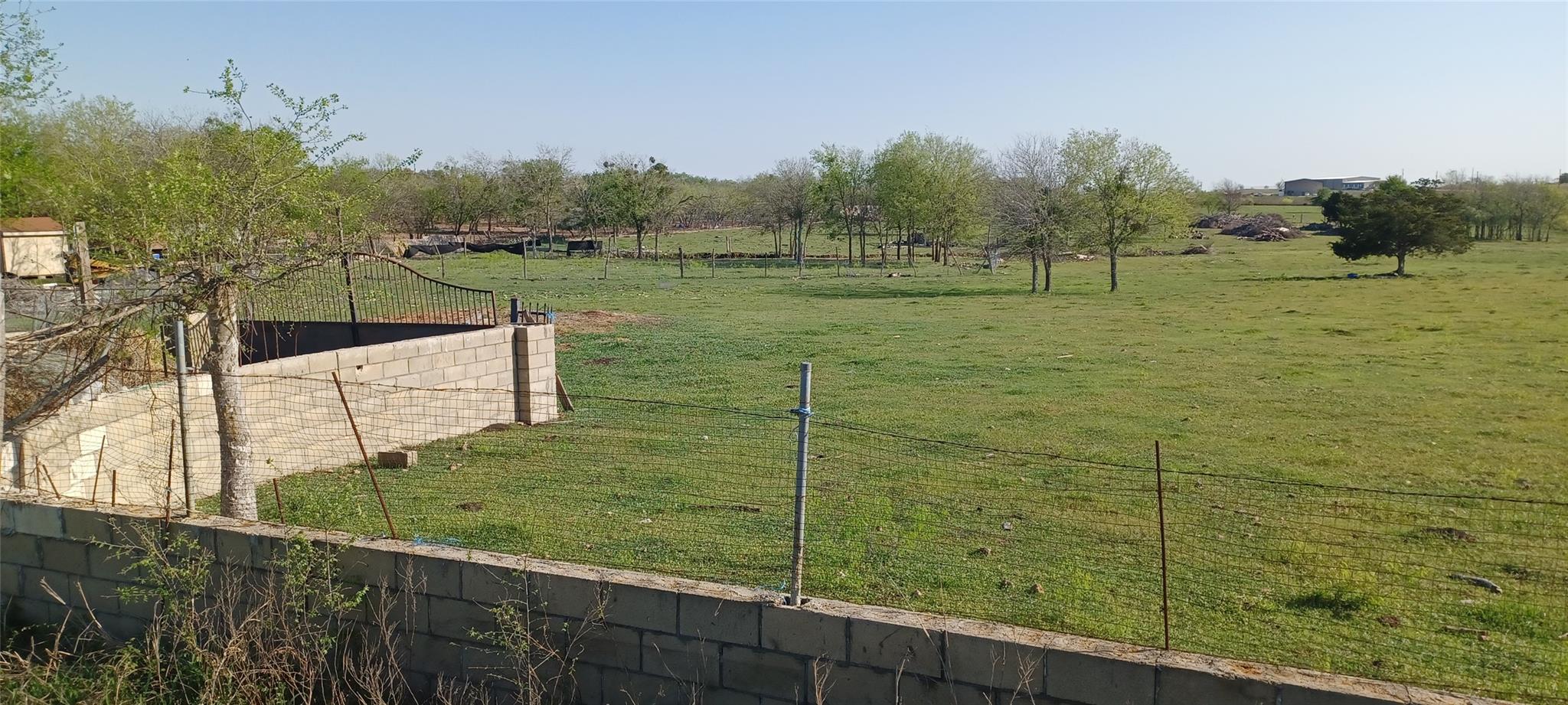 8424 Old Lockhart Rd Property Photo 2