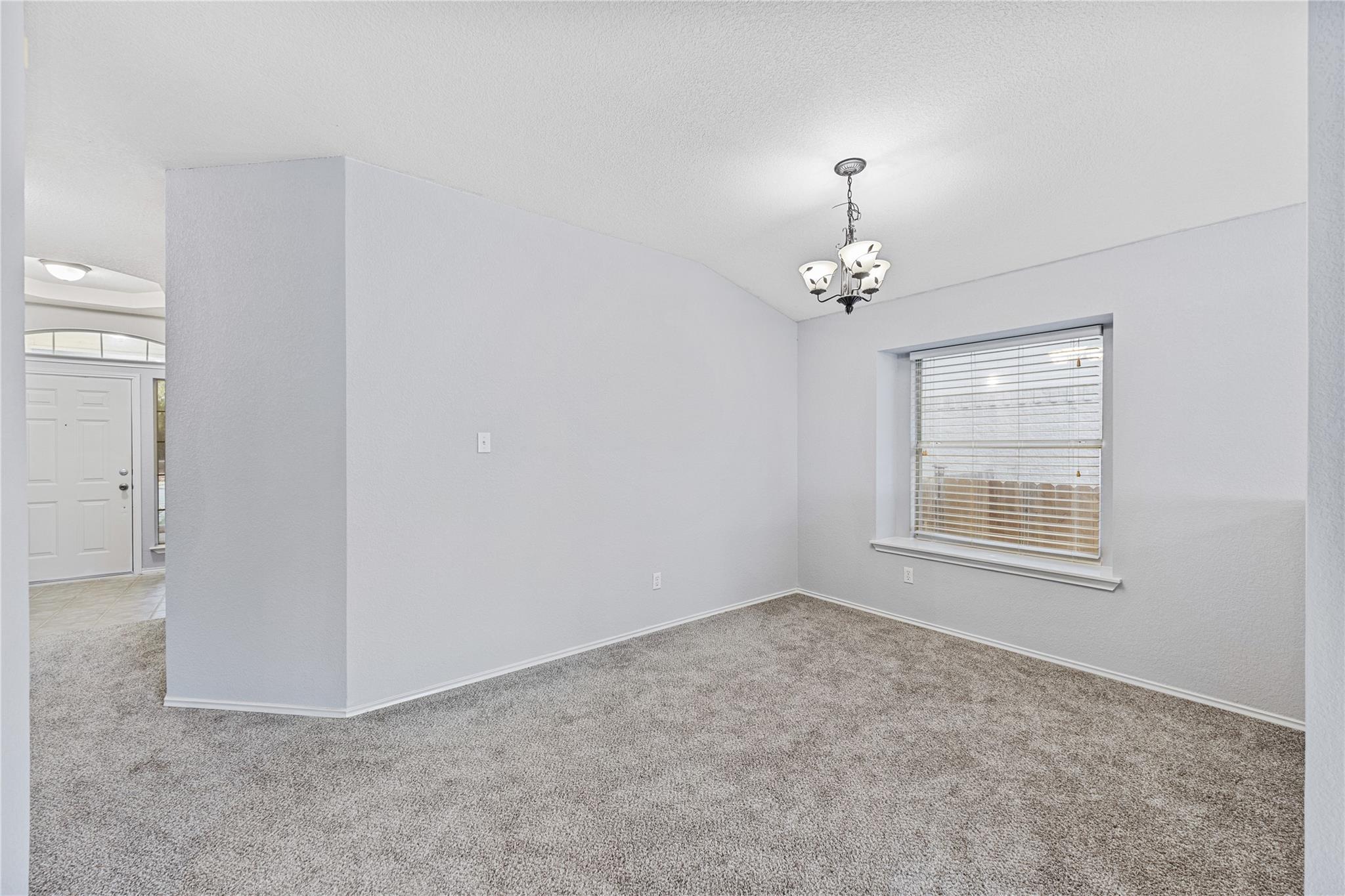 3524 Rock Shelf Ln Property Photo 5