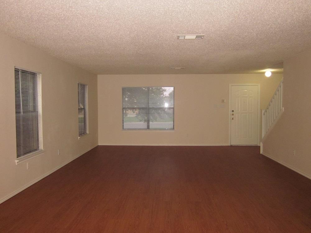 1102 Comfort St Property Photo 2