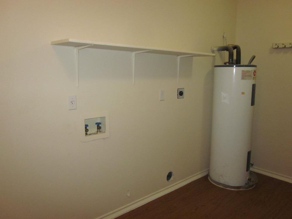 1102 Comfort St Property Photo 8