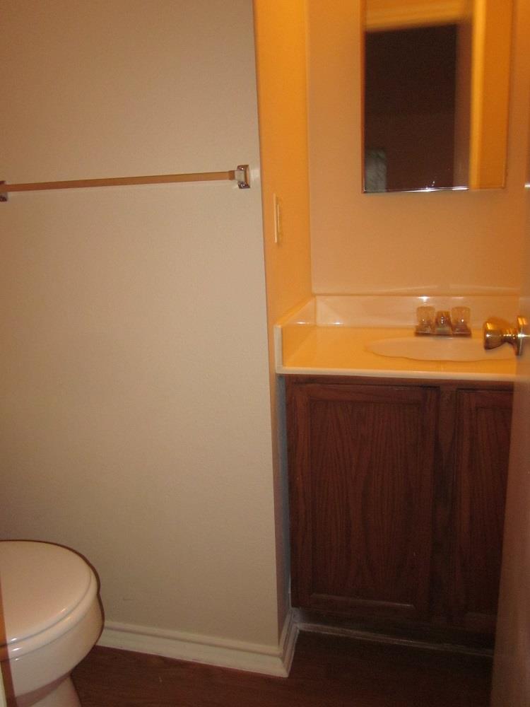 1102 Comfort St Property Photo 9