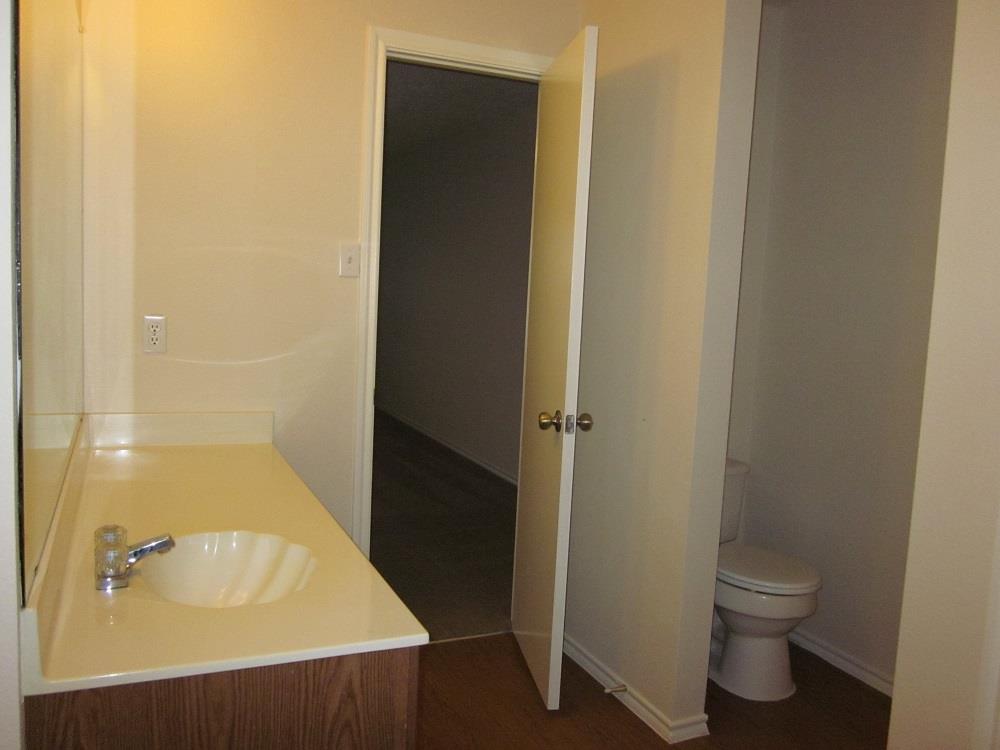 1102 Comfort St Property Photo 13