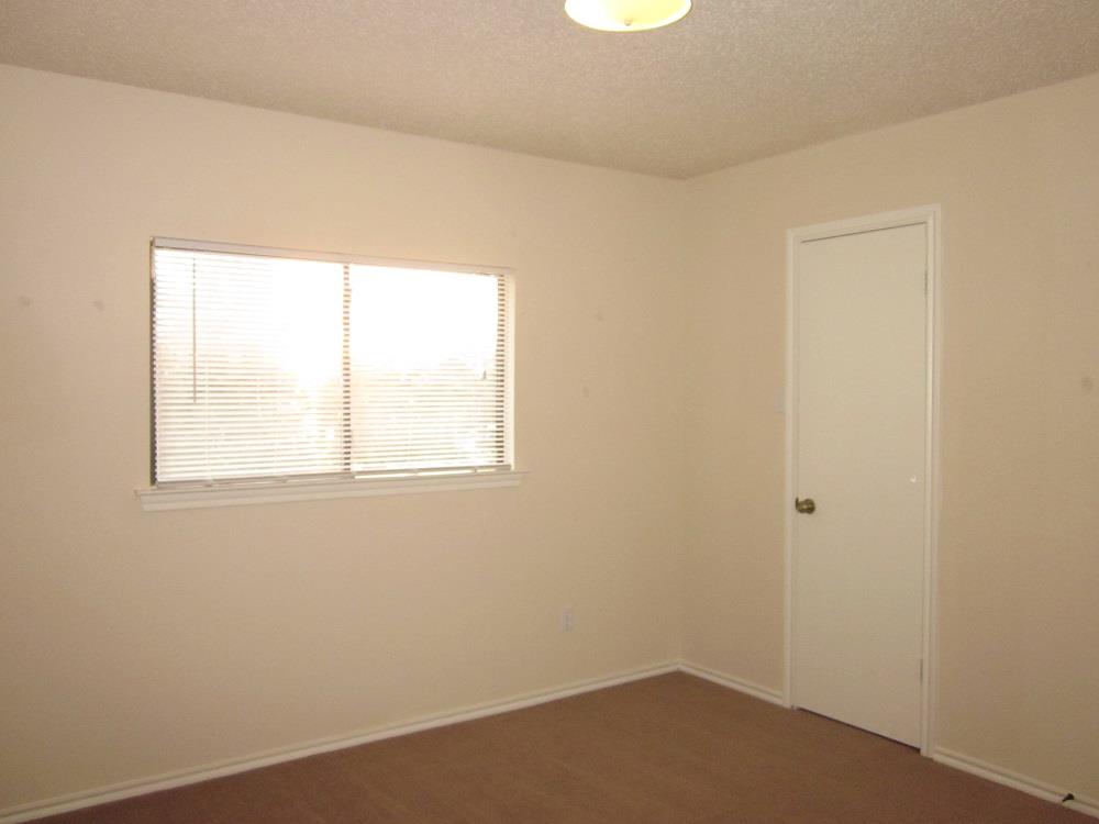 1102 Comfort St Property Photo 14