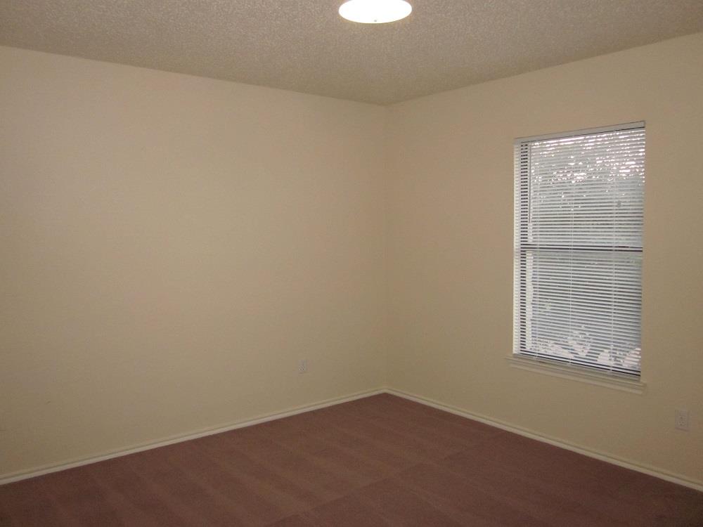 1102 Comfort St Property Photo 17