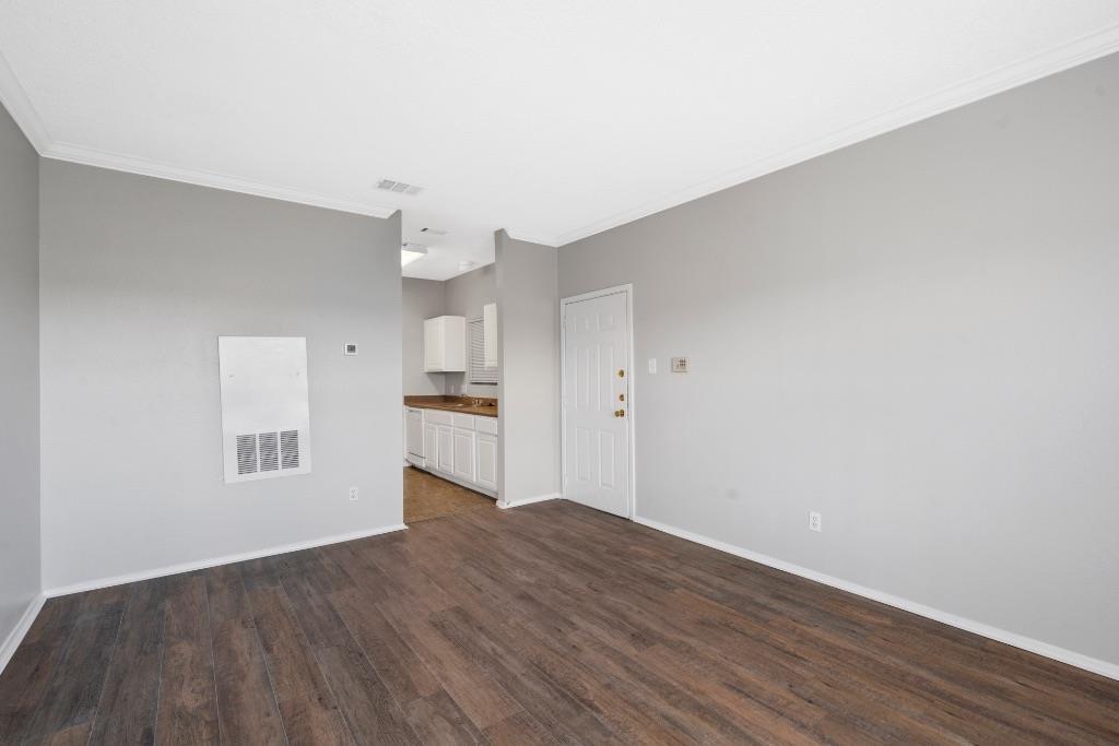 12166 Metric Blvd #2013 Property Photo 4