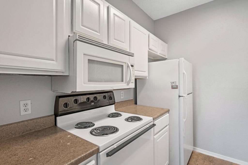 12166 Metric Blvd #2013 Property Photo 7