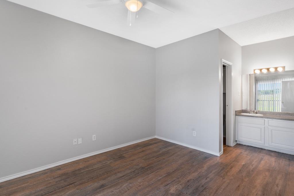 12166 Metric Blvd #2013 Property Photo 9