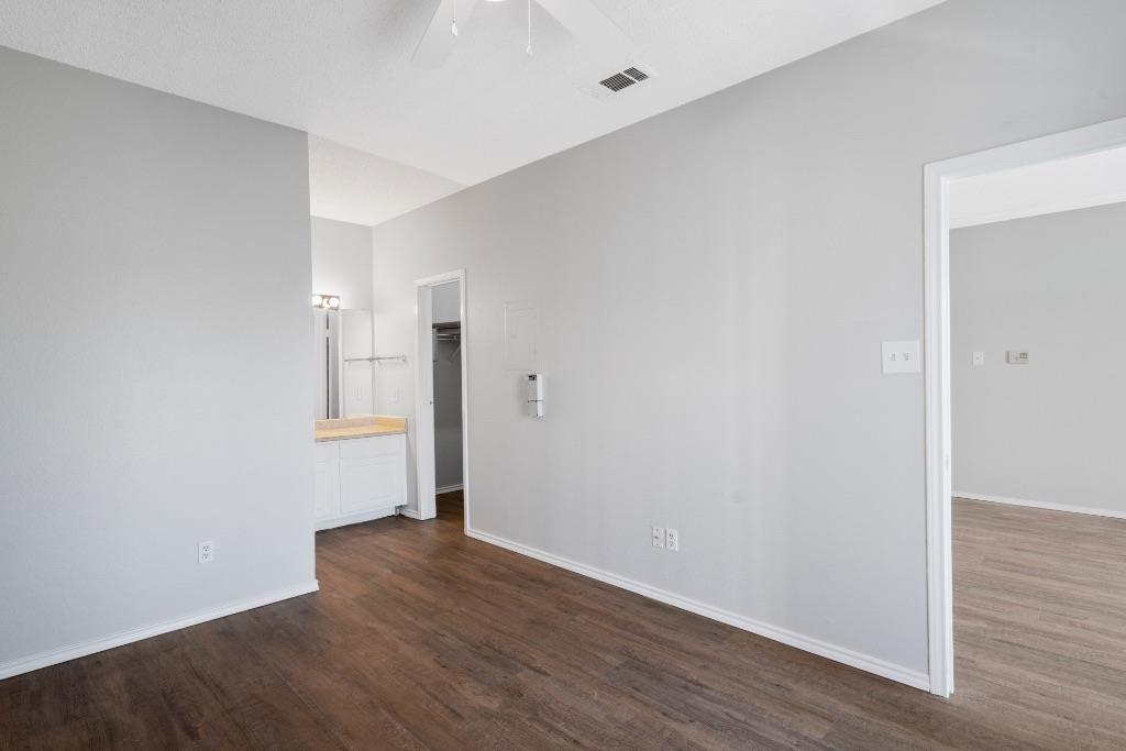 12166 Metric Blvd #2013 Property Photo 11