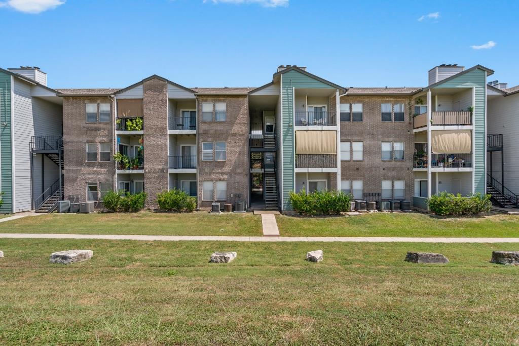 12166 Metric Blvd #2013 Property Photo 16