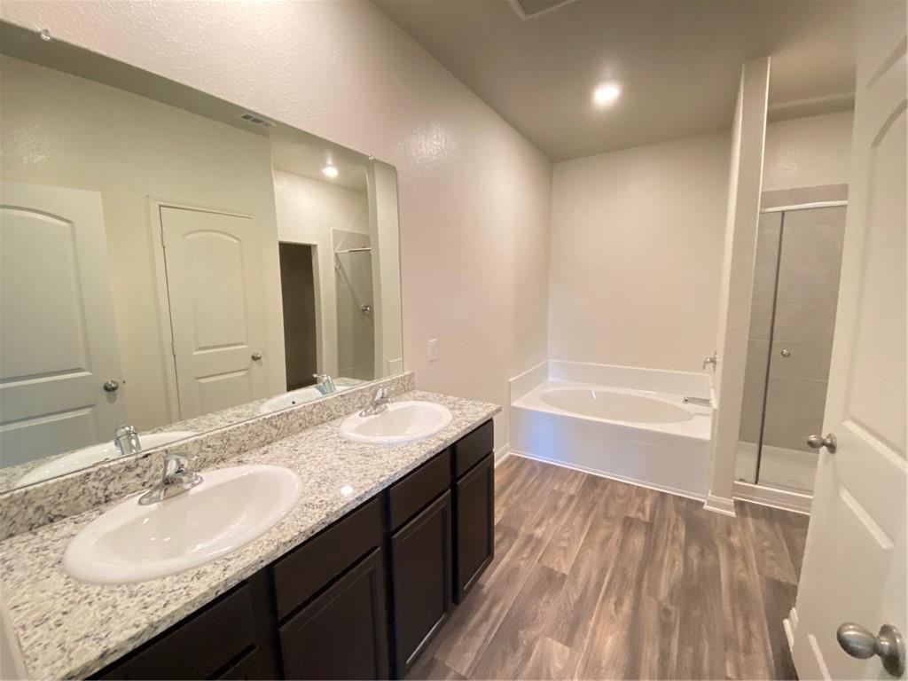 325 Crescent Park Dr Property Photo 17